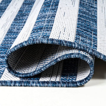 Sukie Modern Offset Stripe Indoor/outdoor Area Rug